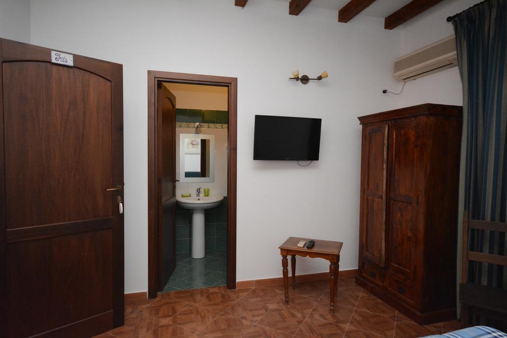 Bed and Breakfast La Ferula Scillato  Zewnętrze zdjęcie